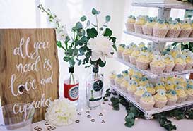 Cupcakes and love message